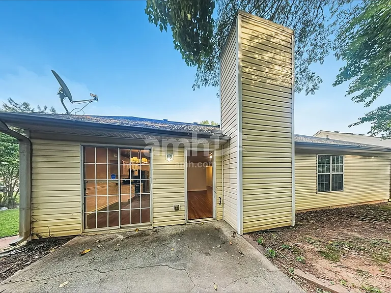 6465 Chestnut Bend Dr — Photo 16