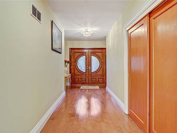 3rd image of 172 Noye Ln