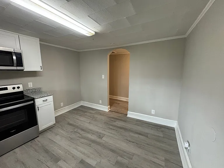 1514 W May Ave — Photo 5