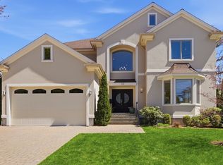 115 Meadowbrook Rd, Newton, MA 02459