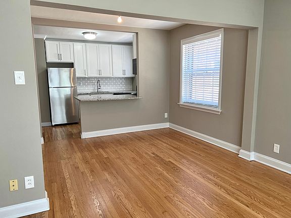 4th image of 7321 Pershing Ave #1E