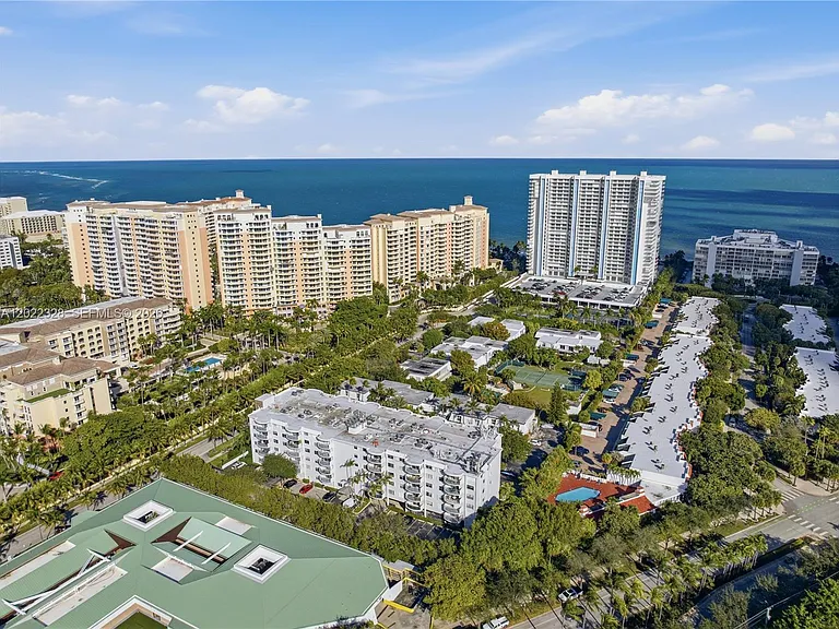 210 Sea View Dr #611 — Photo 20