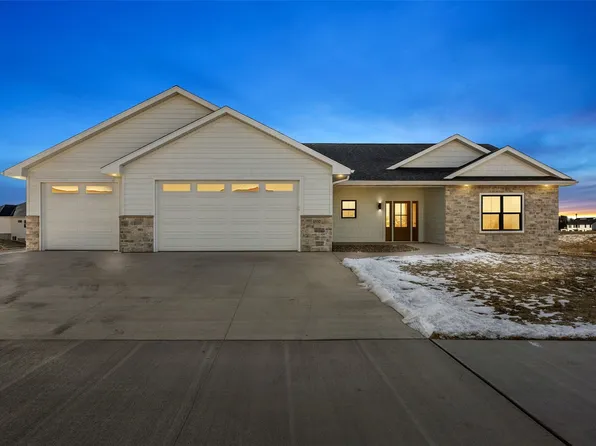 1532 3rd St SW, Mount Vernon, IA 52314