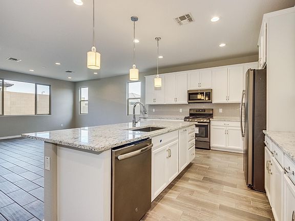 5th image of 16078 W Laurel Ln