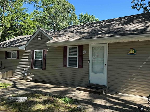 4th image of 463 Spruce Ave