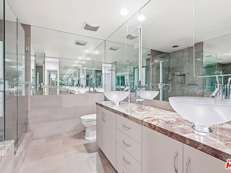 1033 Carol Dr #T16 — Photo 12