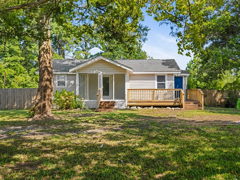 682 E Ocean Rd — Photo 1