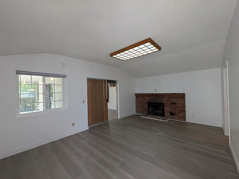 1153 S Sunkist Ave #B — Photo 7