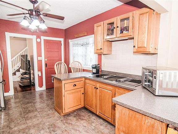 4th image of 1143 Lavern Ave