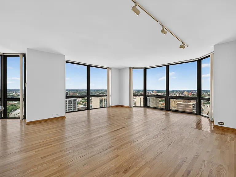 2650 N Lakeview Ave #2801 — Photo 3