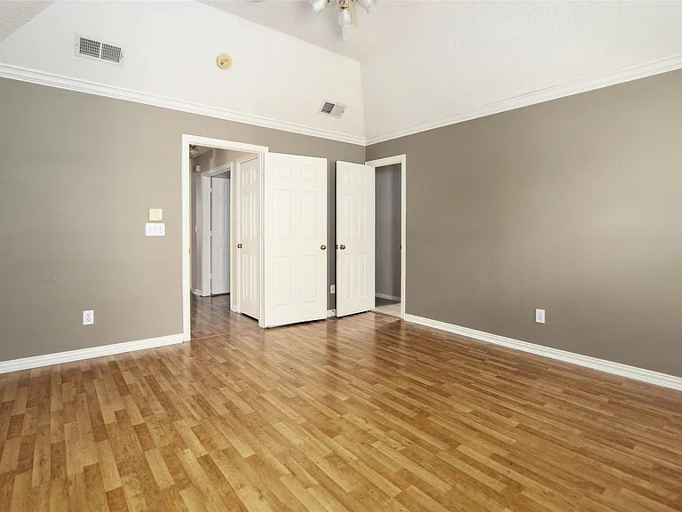 885 Parker Dr — Photo 10