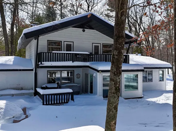 W1344 Deerpath Ln, Keshena, WI 54135