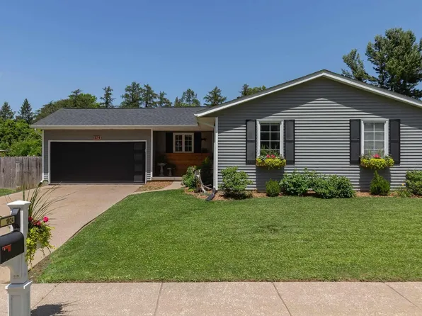 1924 E Rusholme St, Davenport, IA 52803