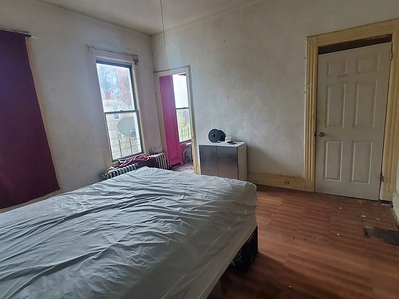 5th image of 1233 Putnam Ave