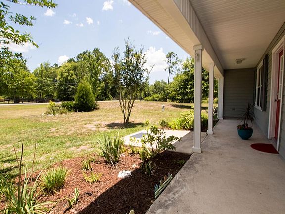 4th image of 2720 Seminole Village Dr
