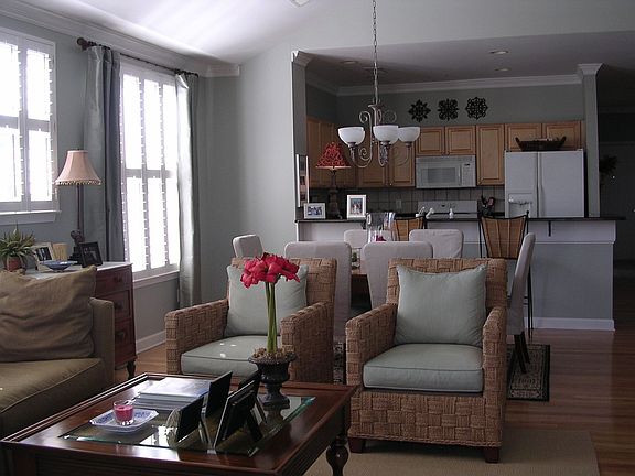 Livingroom to kitchen