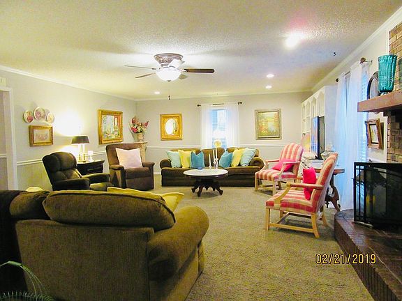 Spacious living room. 