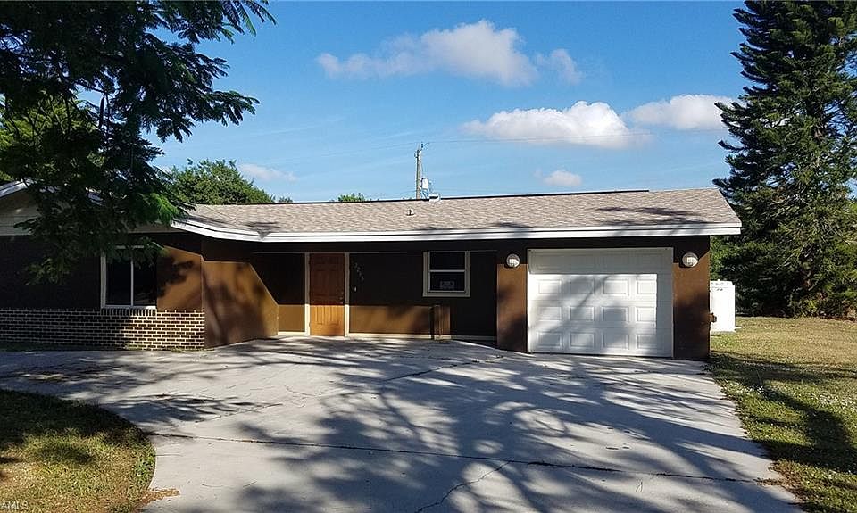 1st image of 2203 Wyandotte Ave