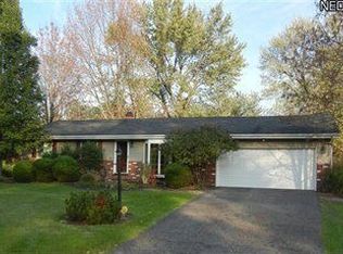 8021 Rushwood Ln, Northfield, OH 44067