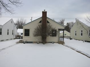106 E Henry Clay St, Whitefish Bay, WI 53217