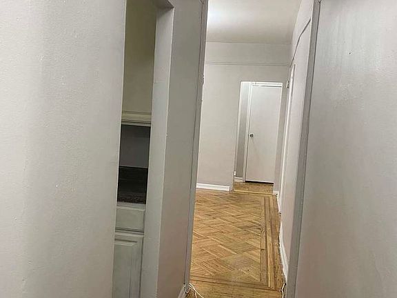 4th image of 237 Sullivan Pl #7C