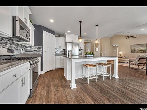 5th image of 171 W Parkside Dr