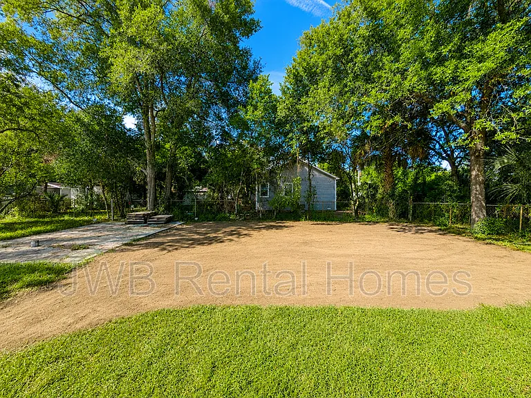 1538 Harrison St — Photo 10