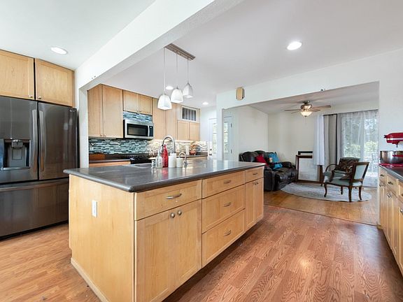 3rd image of 3776 Arrowhead Court