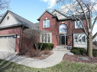 1216 Letica Dr, Rochester, MI 48307