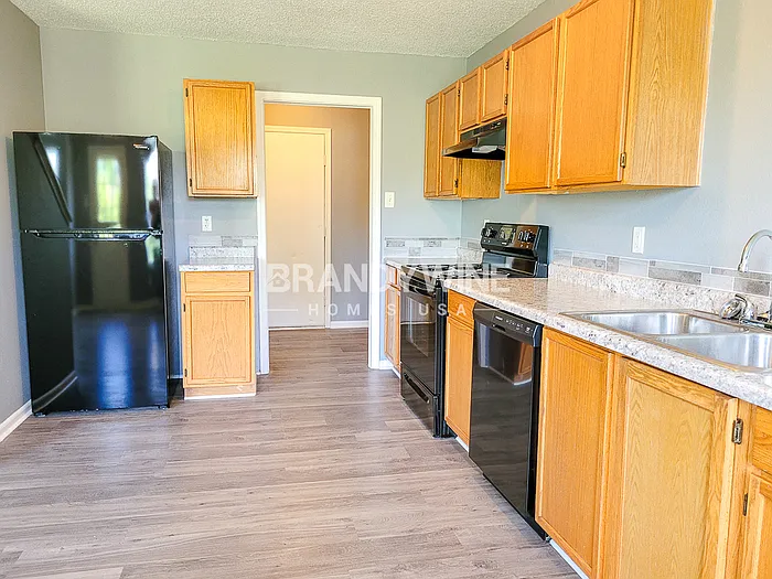 10756 Glenayr Dr — Photo 5