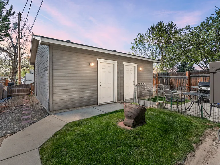 1701 S Robert St — Photo 25
