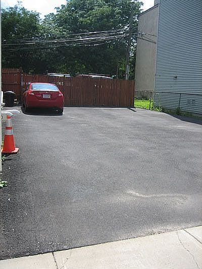 2nd image of 289 W 2nd St #2