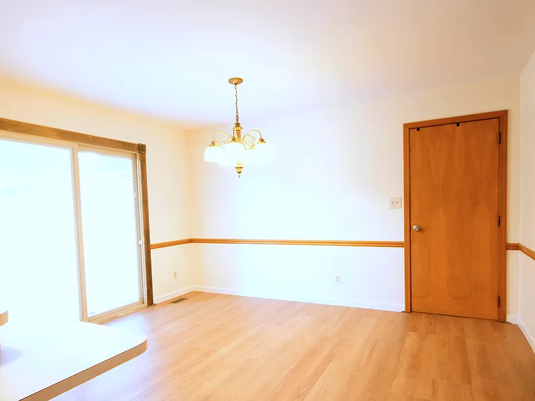 7666 Gourley Ln — Photo 11