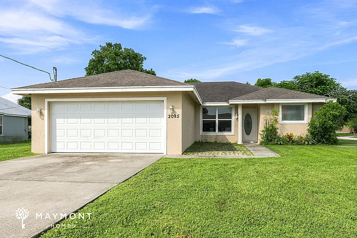 2095 SE Joyner Cir — Photo 1