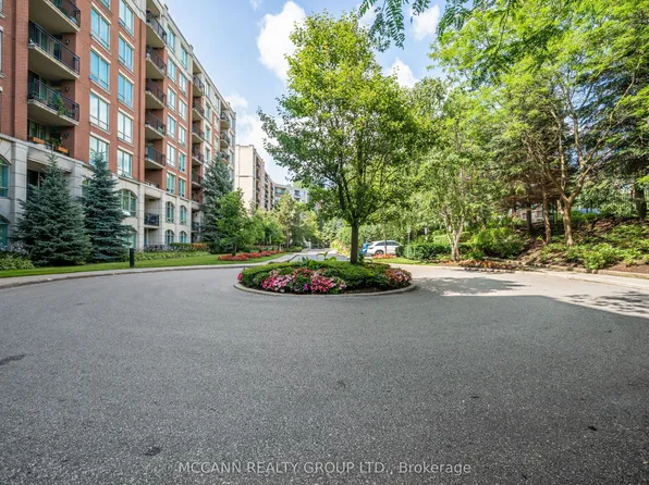 18 William Carson Cres #614, Toronto, ON M2P 2G6