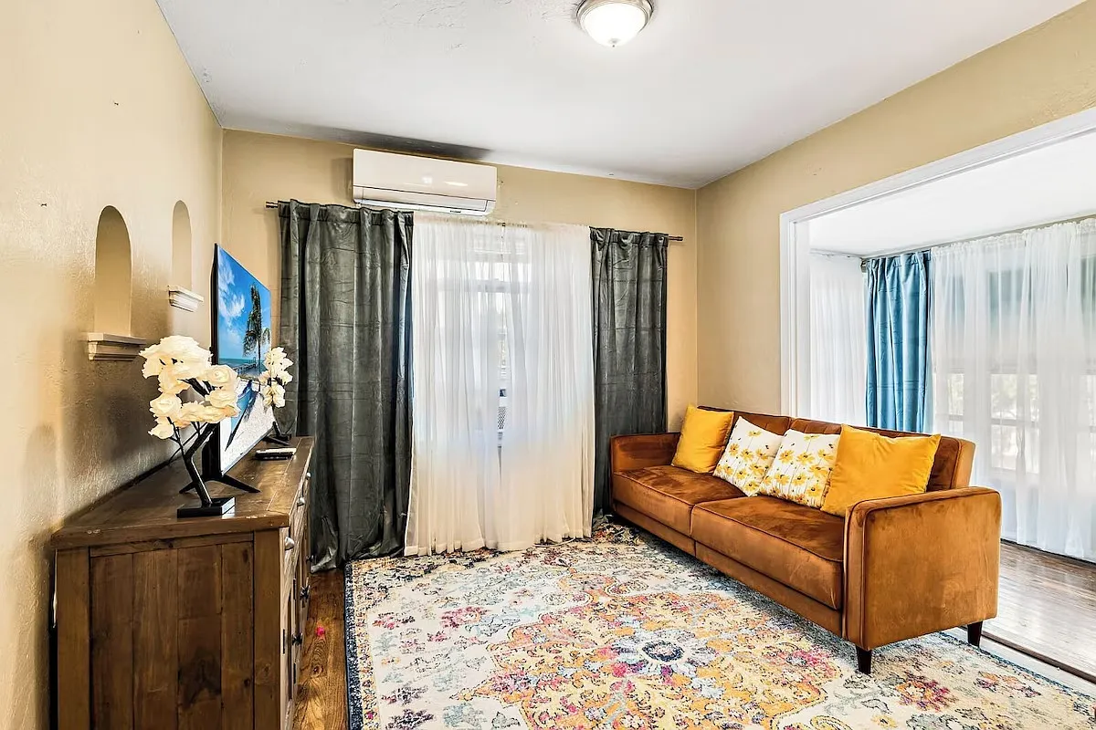 1 bed, 700 sqft, $2,600 — Photo 2