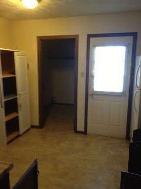 5th image of 10404 Victoria Dr APT C