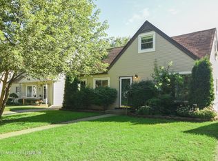 935 N Haddow Ave, Arlington Heights, IL 60004