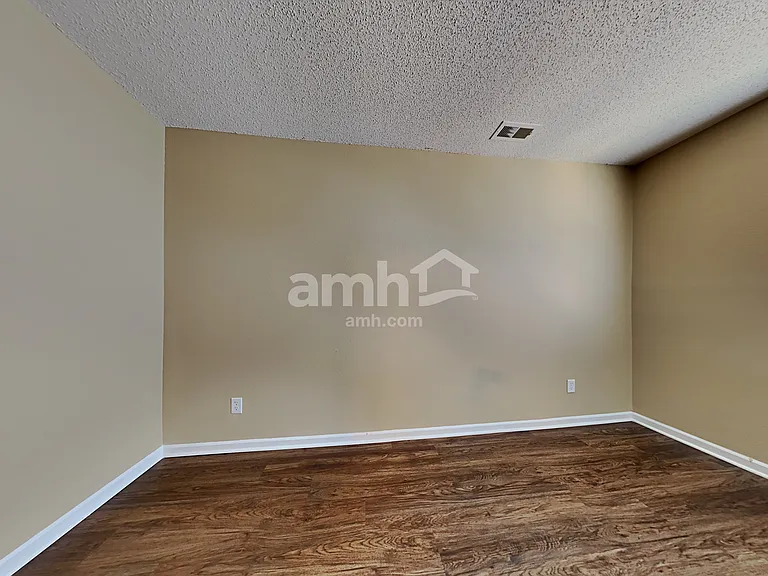 10981 Clear Spring Dr — Photo 13