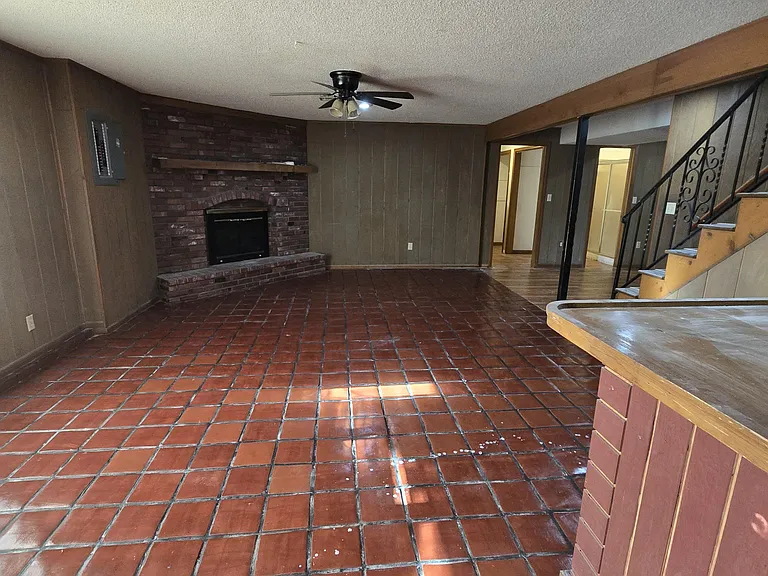 5900 Larson Ave — Photo 14