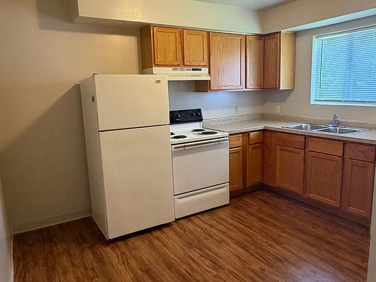 25709 W Bridge St #13 — Photo 2