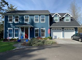 33041 Douglas Ln, Warrenton, OR 97146