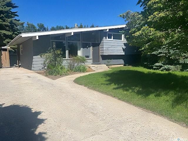 1st image of 2104 Preston AVENUE S