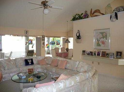 3rd image of 2287 Saratoga Ln