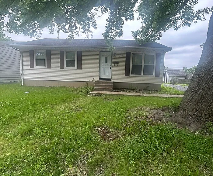 303 Wilson Park Ln — Photo 2
