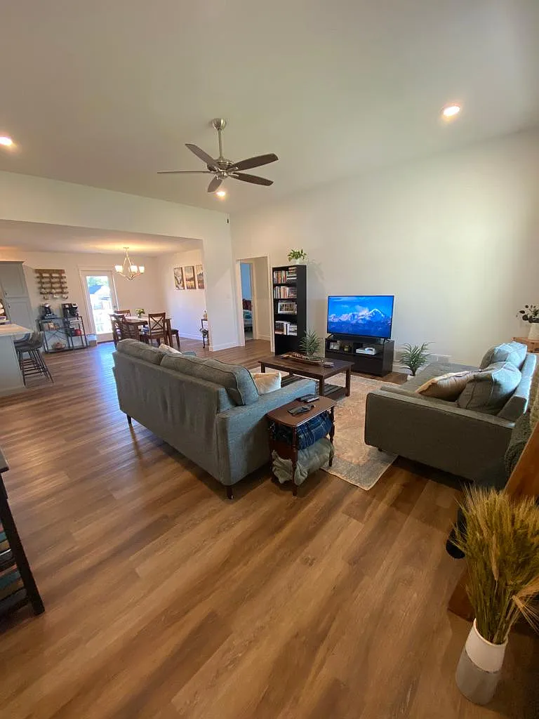 3420 San Marco Dr — Photo 2