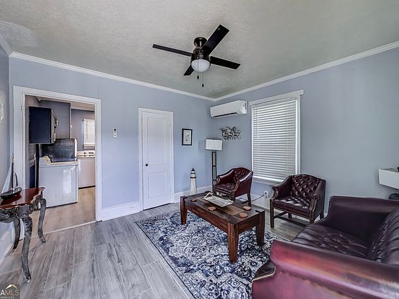 5th image of 626 Experiment St