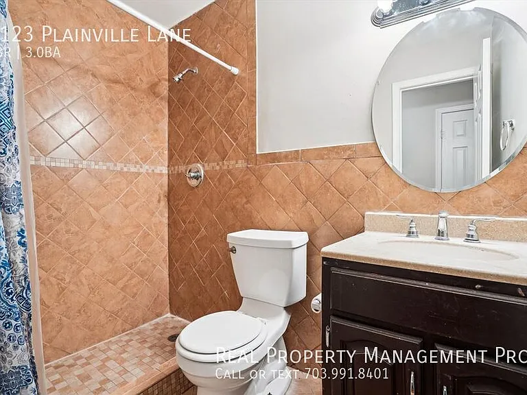 6123 Plainville Ln — Photo 12