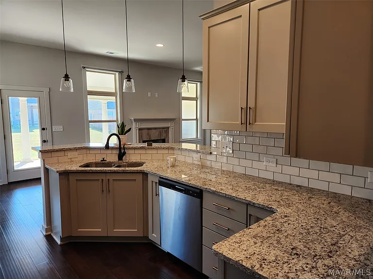 292 Hedgefield Dr — Photo 16