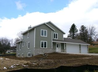 1463 S West Brooke Pkwy, New Berlin, WI 53146